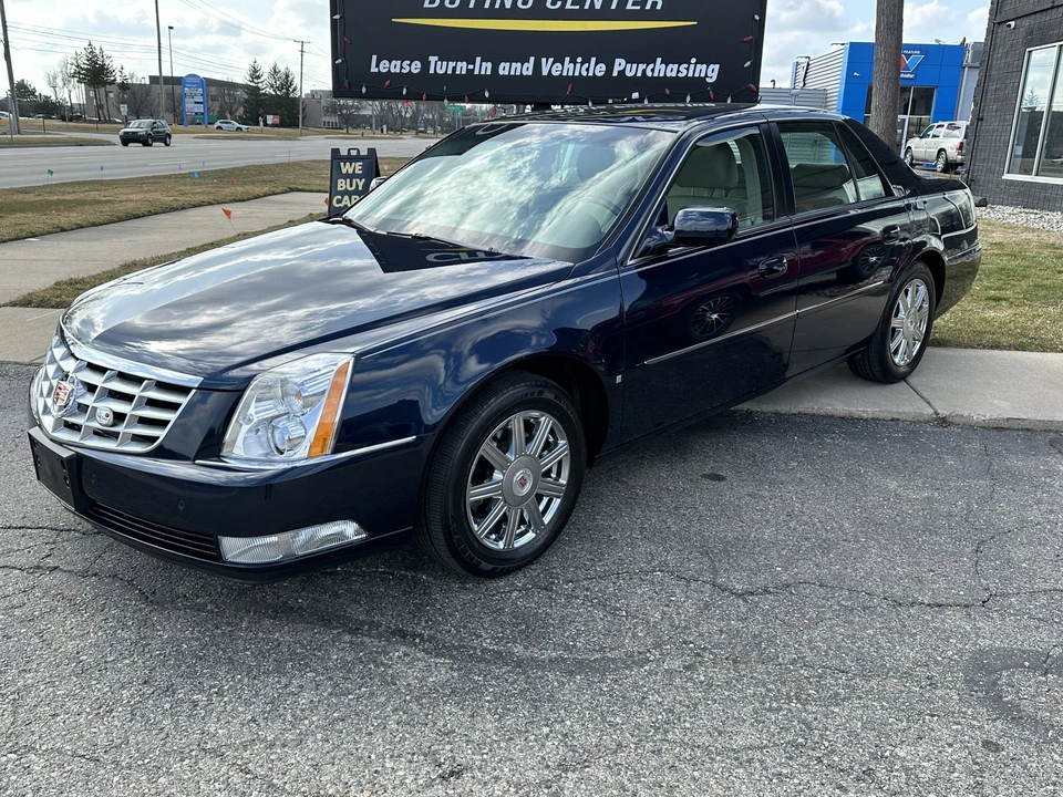 2008 Cadillac DTS - Image 2 of 31