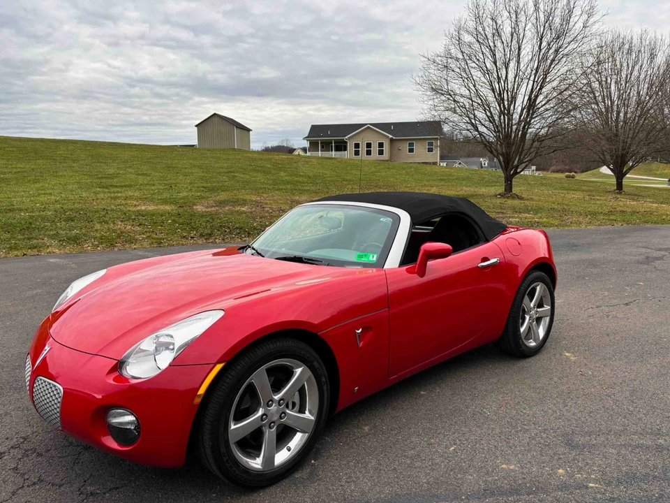 2008 Pontiac Solstice - Image 2 of 31