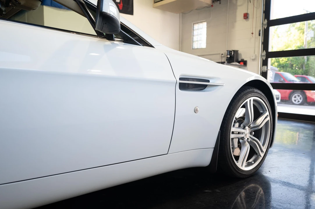 2009 Aston Martin V8 Vantage (2006-2017) - Image 25 of 31