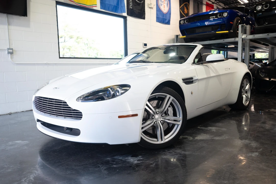 2009 Aston Martin V8 Vantage (2006-2017) - Image 2 of 31