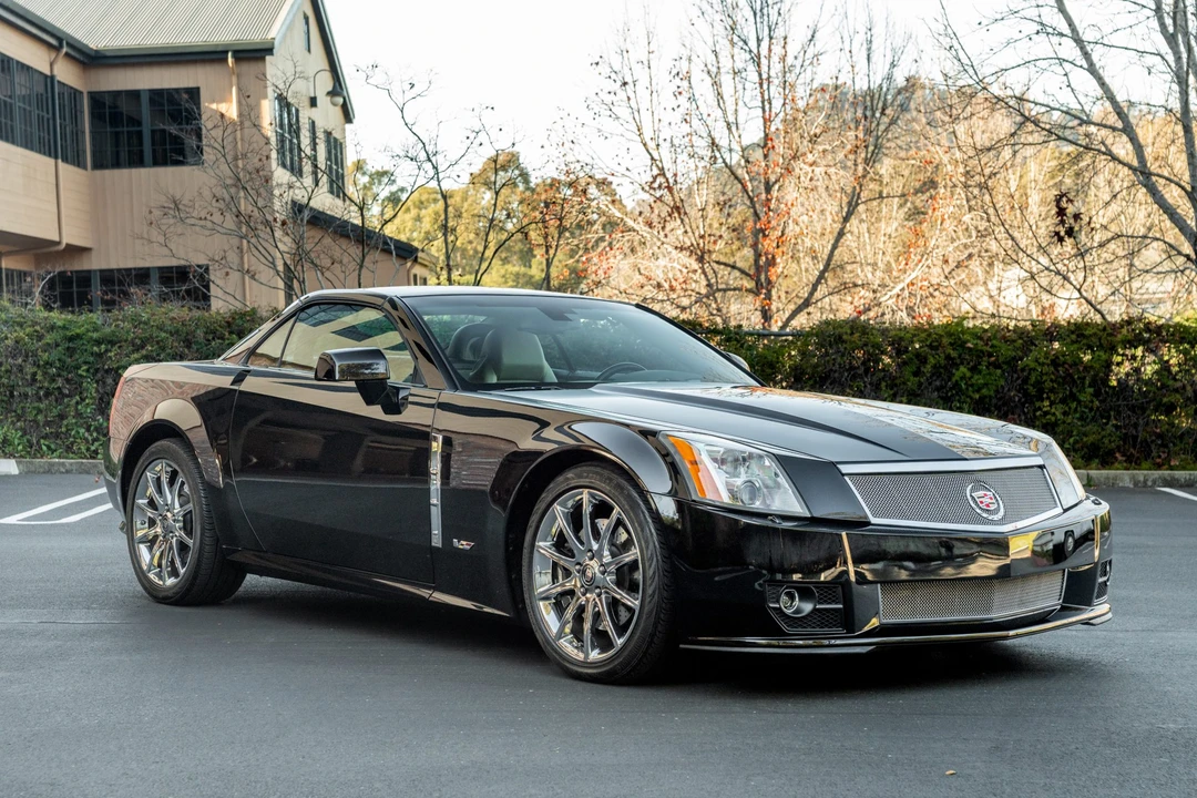 2009 Cadillac XLR-V - Image 8 of 31