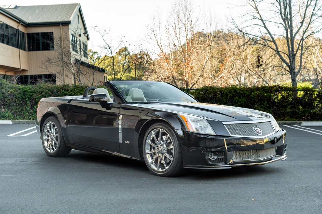 2009 Cadillac XLR-V - Image 16 of 31