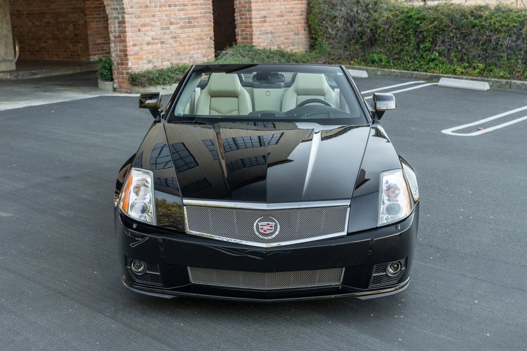 2009 Cadillac XLR-V - Image 17 of 31