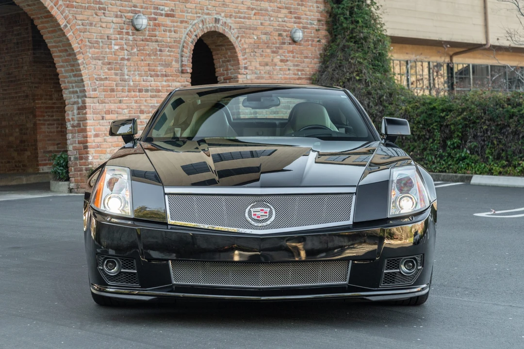 2009 Cadillac XLR-V - Image 9 of 31