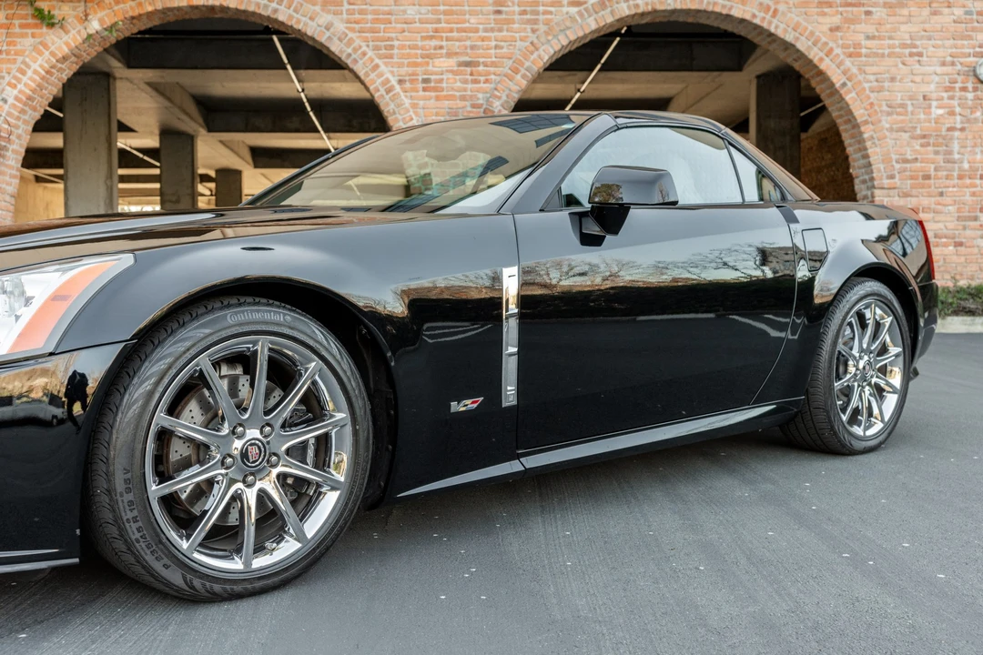 2009 Cadillac XLR-V - Image 27 of 31