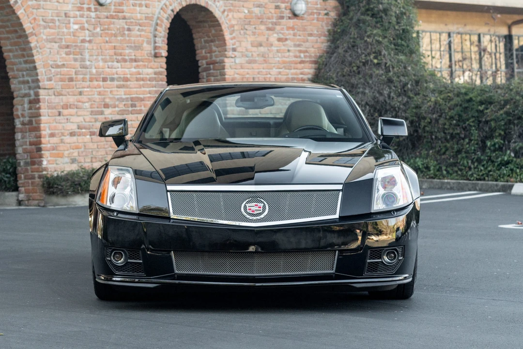 2009 Cadillac XLR-V - Image 10 of 31
