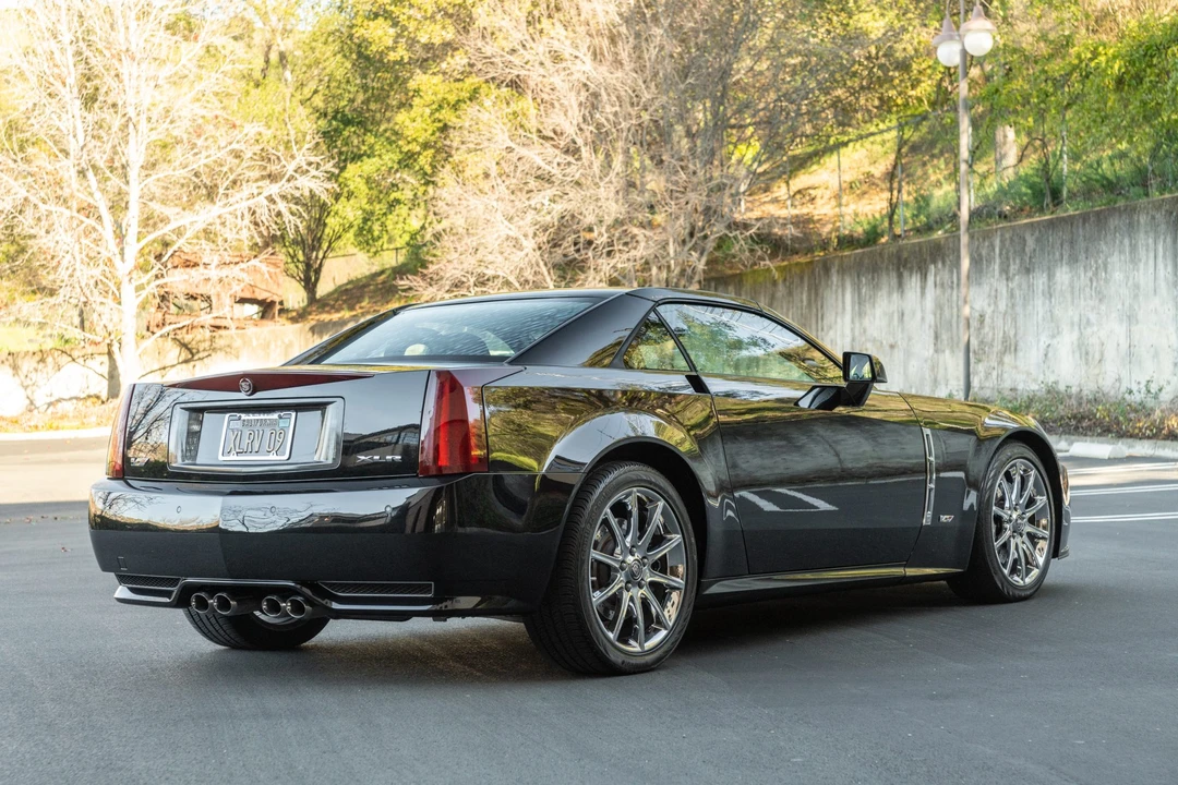 2009 Cadillac XLR-V - Image 6 of 31