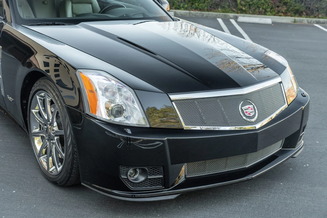 2009 Cadillac XLR-V - Image 18 of 31