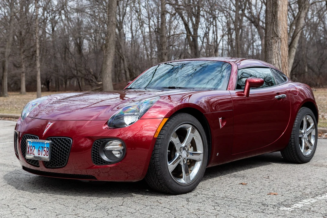 2009 Pontiac Solstice GXP - Image 2 of 31