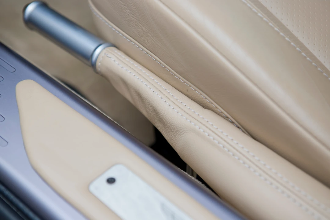 2010 Aston Martin DB9 - Image 27 of 31
