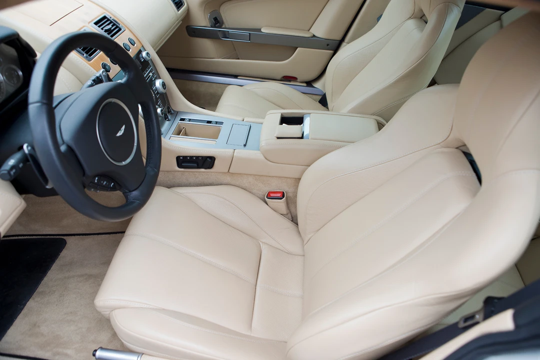 2010 Aston Martin DB9 - Image 25 of 31