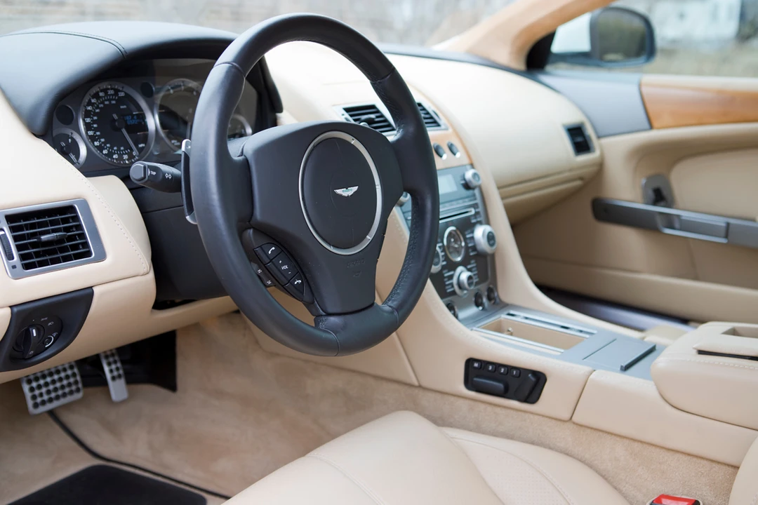 2010 Aston Martin DB9 - Image 29 of 31