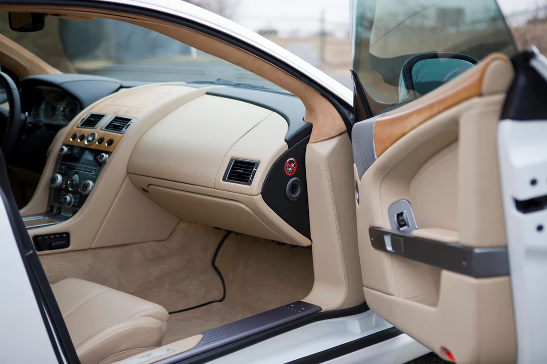 2010 Aston Martin DB9 - Image 31 of 31