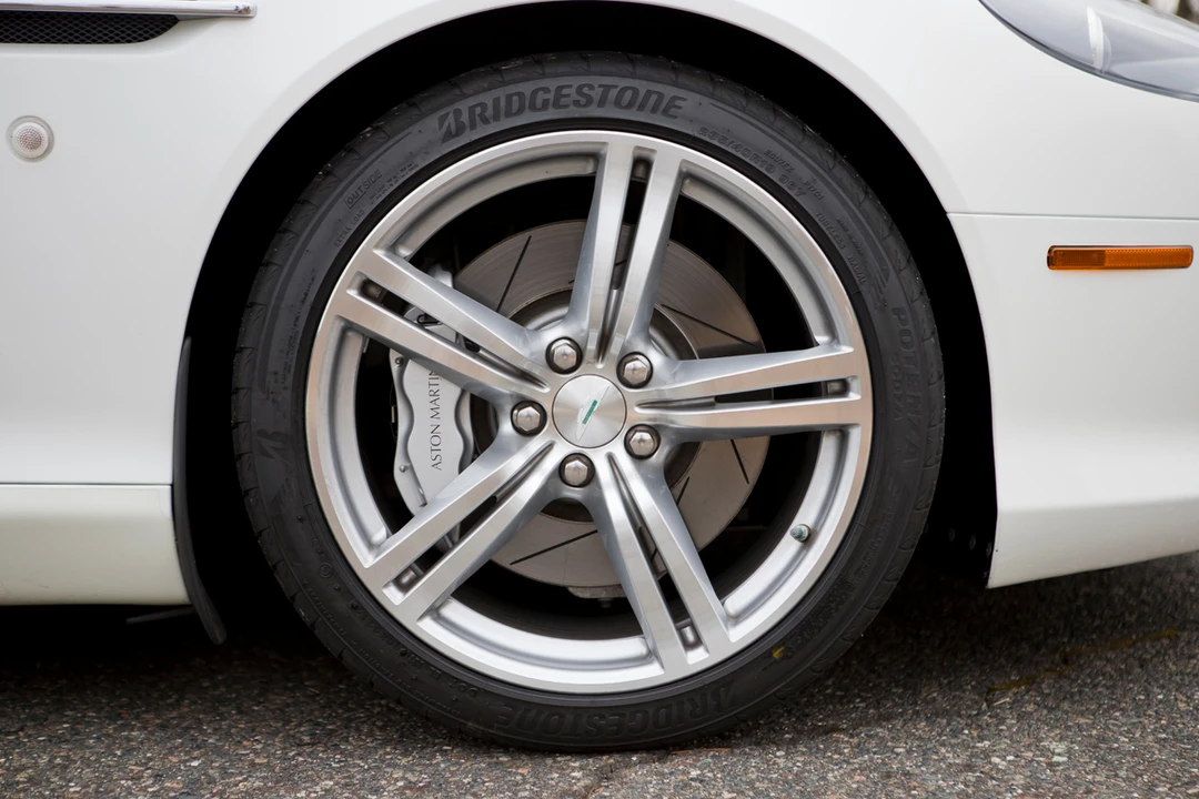 2010 Aston Martin DB9 - Image 16 of 31
