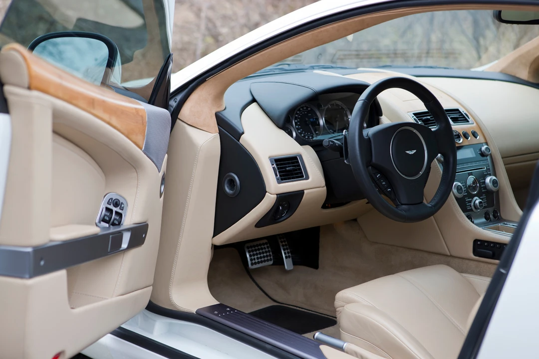 2010 Aston Martin DB9 - Image 23 of 31