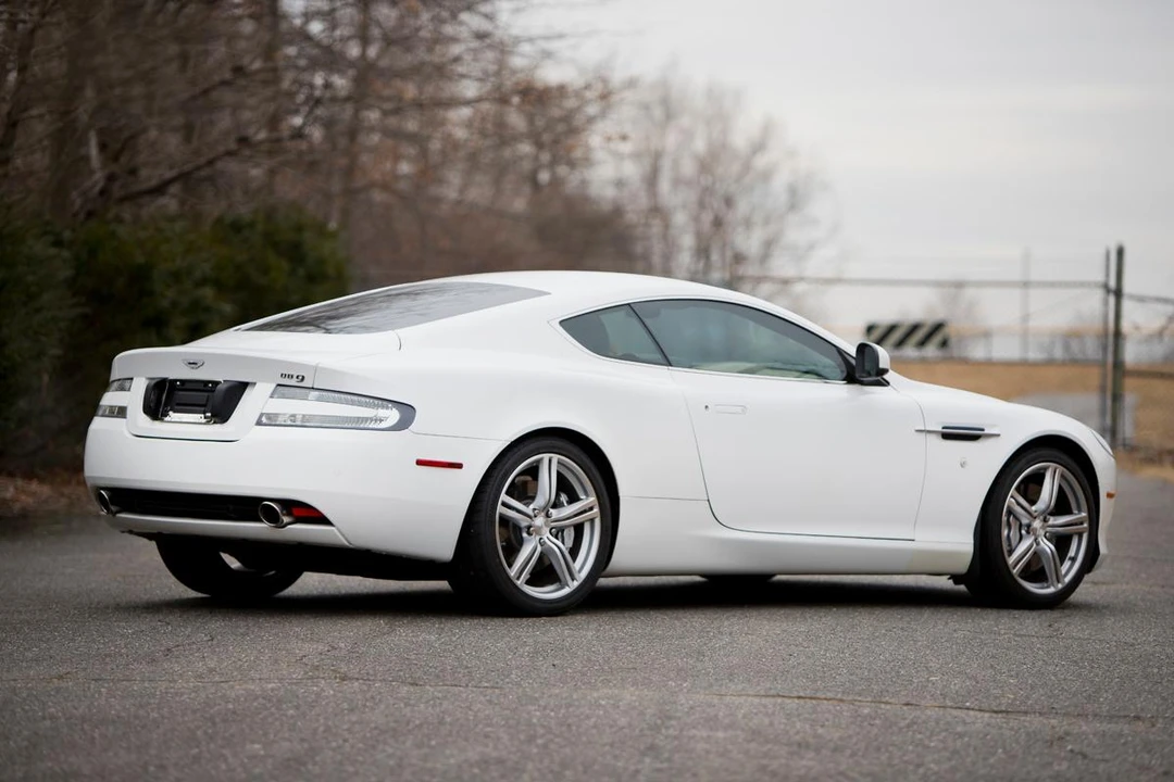 2010 Aston Martin DB9 - Image 5 of 31