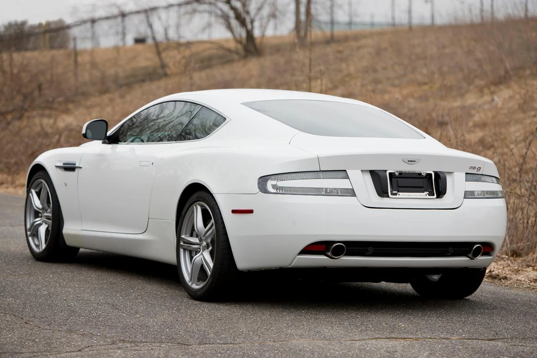 2010 Aston Martin DB9 - Image 8 of 31