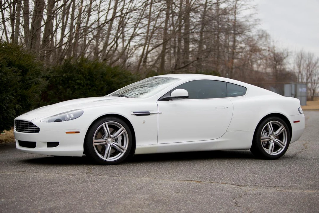 2010 Aston Martin DB9 - Image 11 of 31