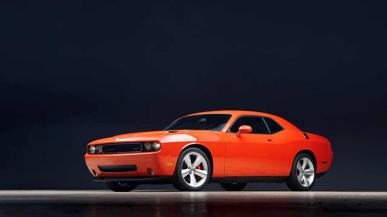 2010 Dodge Challenger SRT8 & 392 3rd Gen - Image 3 of 31
