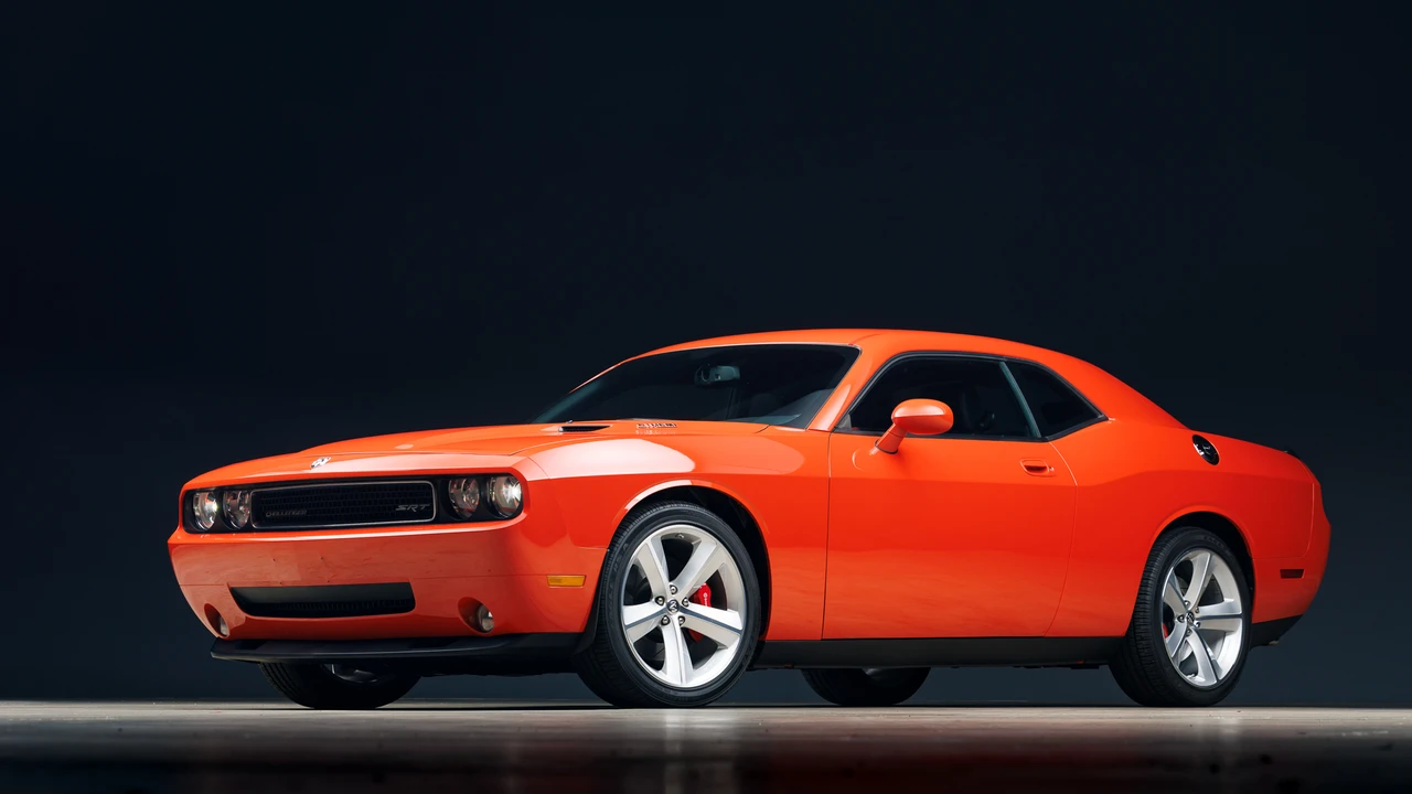 2010 Dodge Challenger SRT8 & 392 3rd Gen - Image 4 of 31