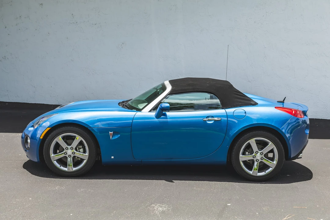 2010 Pontiac Solstice GXP - Image 21 of 31