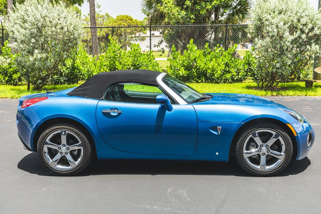 2010 Pontiac Solstice GXP - Image 17 of 31