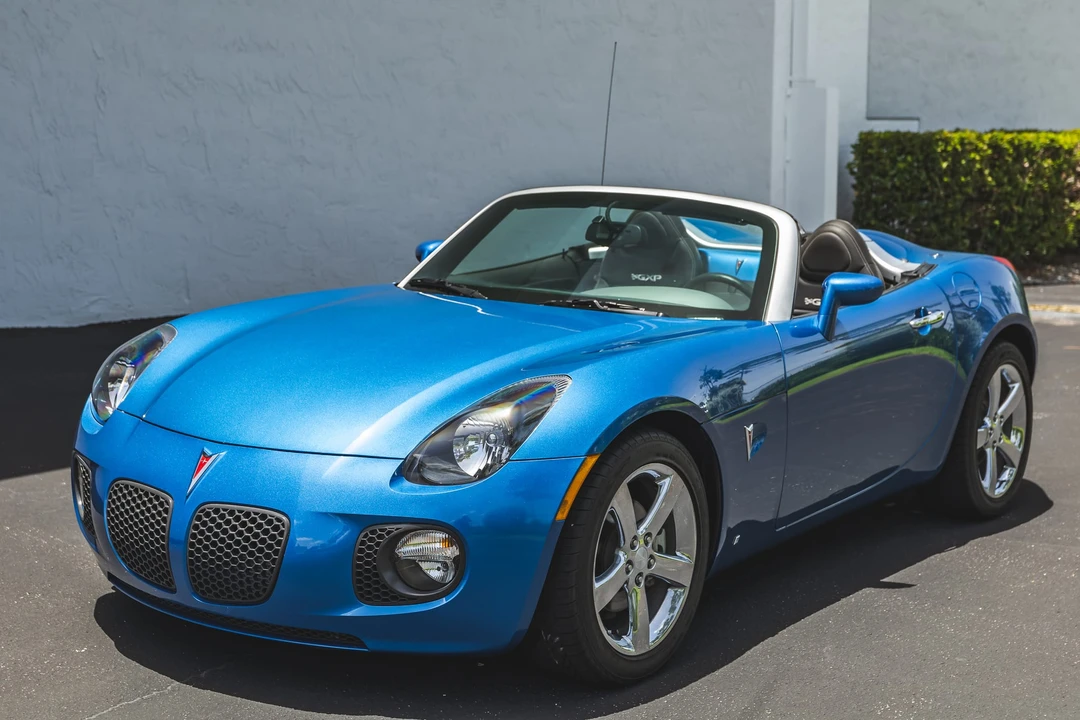 2010 Pontiac Solstice GXP - Image 3 of 31