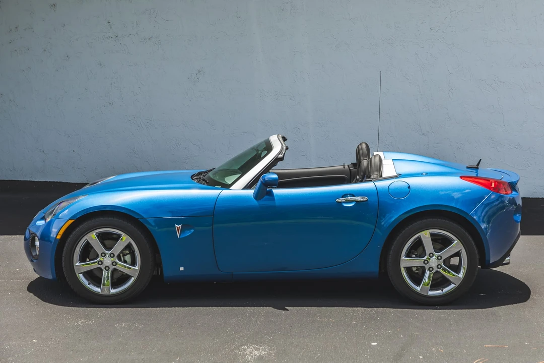 2010 Pontiac Solstice GXP - Image 13 of 31