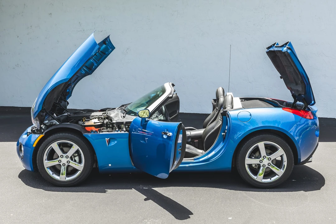 2010 Pontiac Solstice GXP - Image 29 of 31