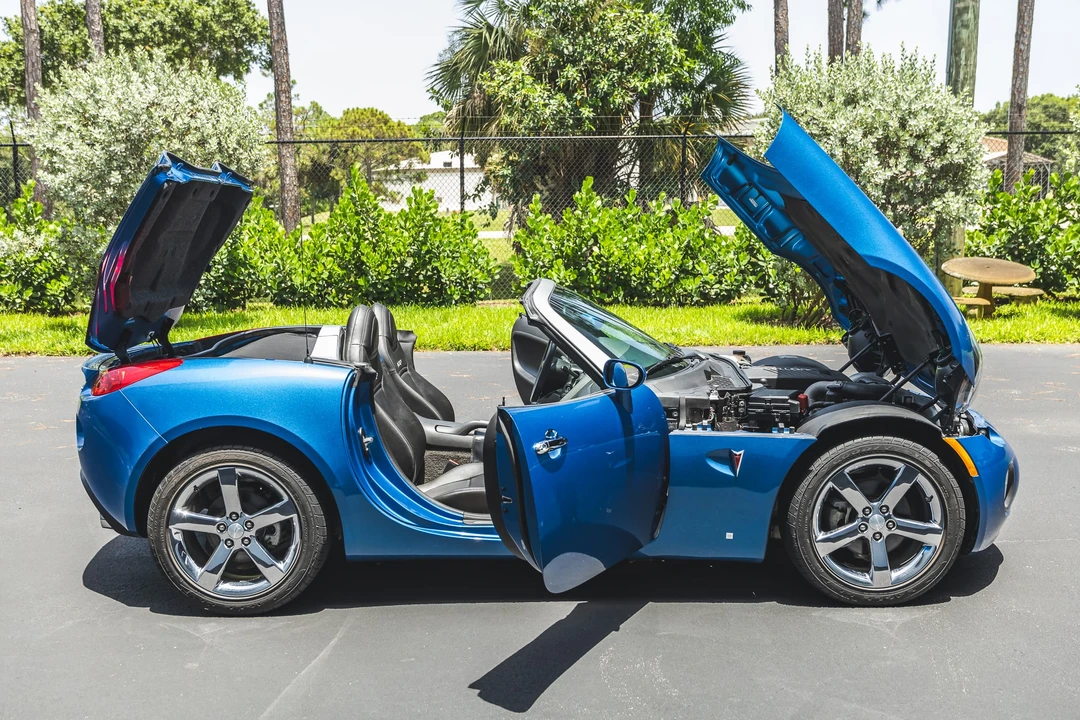 2010 Pontiac Solstice GXP - Image 25 of 31
