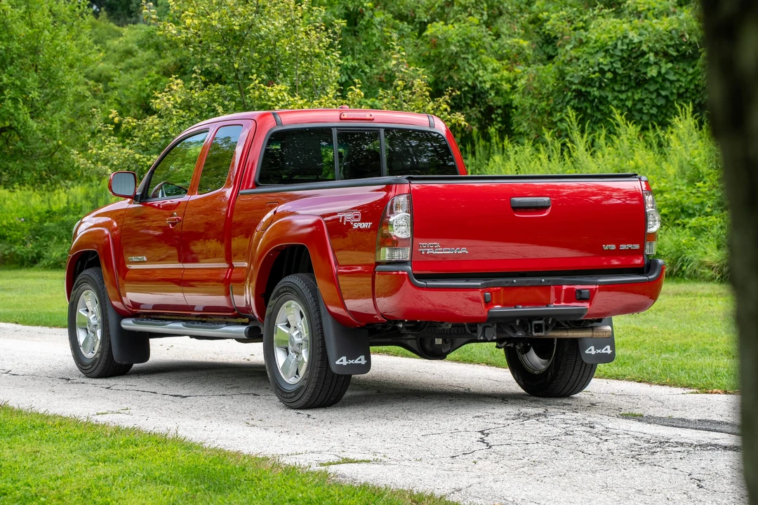 2010 Toyota Tacoma 2nd Gen - Image 10 of 31