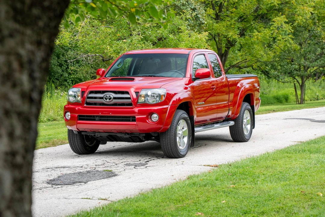 2010 Toyota Tacoma 2nd Gen - Image 2 of 31