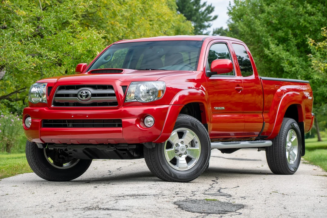 2010 Toyota Tacoma 2nd Gen - Image 3 of 31
