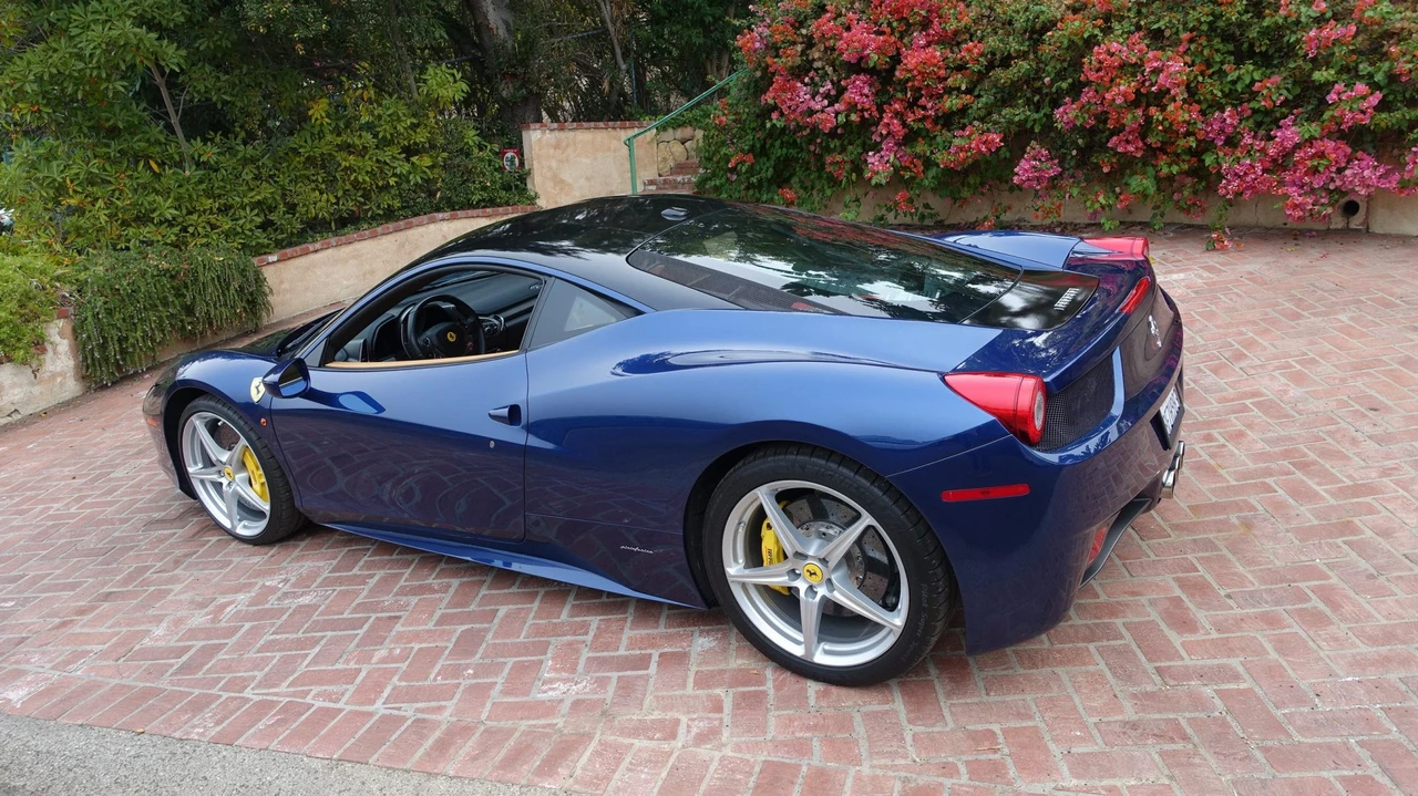 2011 Ferrari 458 Italia - Image 13 of 31
