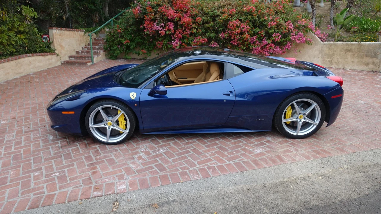 2011 Ferrari 458 Italia - Image 9 of 31