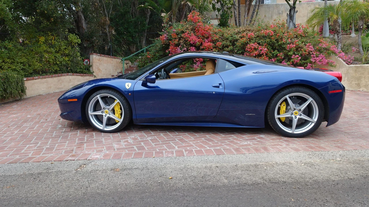2011 Ferrari 458 Italia - Image 12 of 31