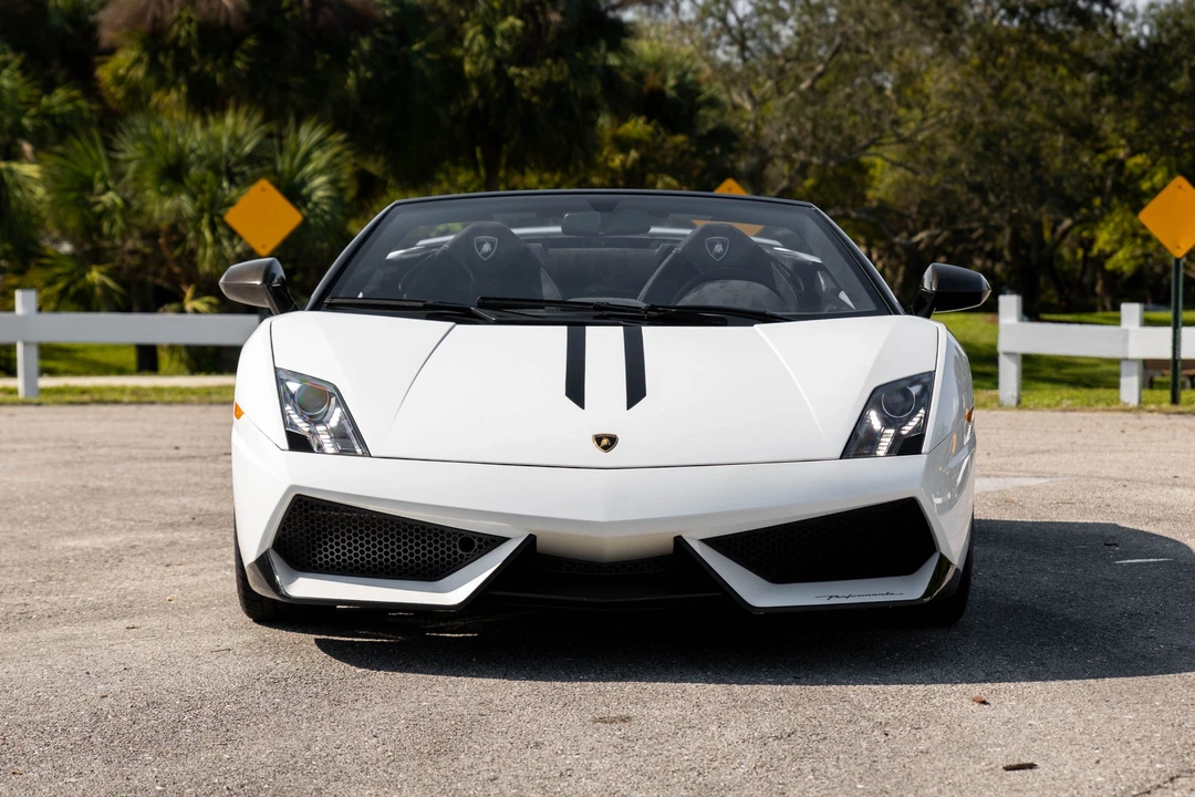 2011 Lamborghini Gallardo LP570-4 Spyder Performante - Image 3 of 31