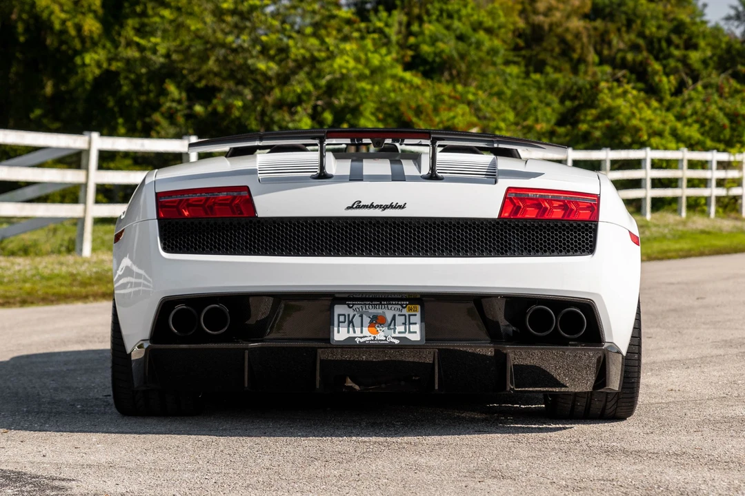 2011 Lamborghini Gallardo LP570-4 Spyder Performante - Image 9 of 31