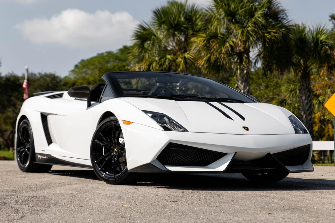 2011 Lamborghini Gallardo LP570-4 Spyder Performante - Image 5 of 31