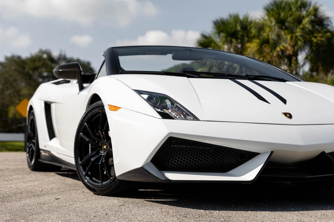 2011 Lamborghini Gallardo LP570-4 Spyder Performante - Image 14 of 31