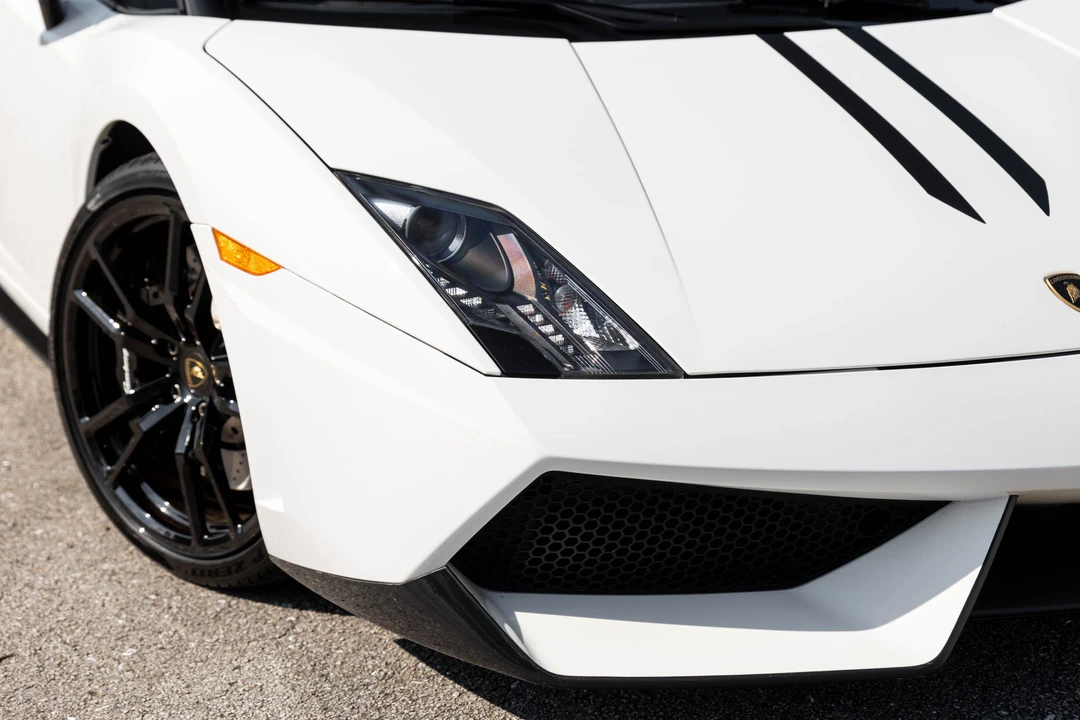 2011 Lamborghini Gallardo LP570-4 Spyder Performante - Image 15 of 31
