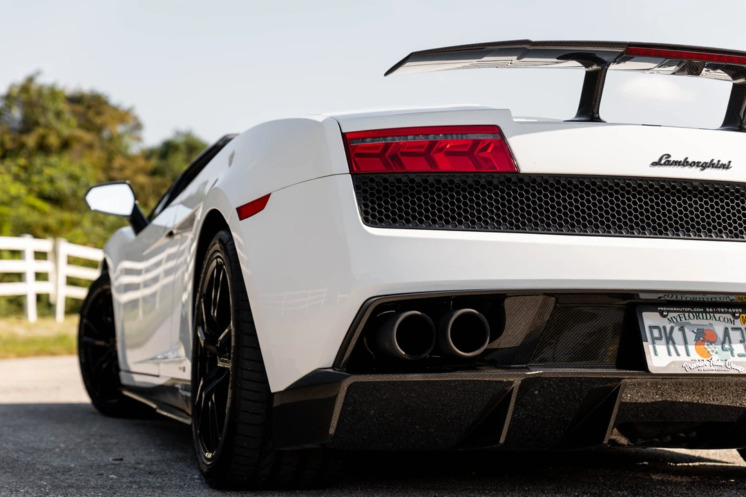 2011 Lamborghini Gallardo LP570-4 Spyder Performante - Image 17 of 31