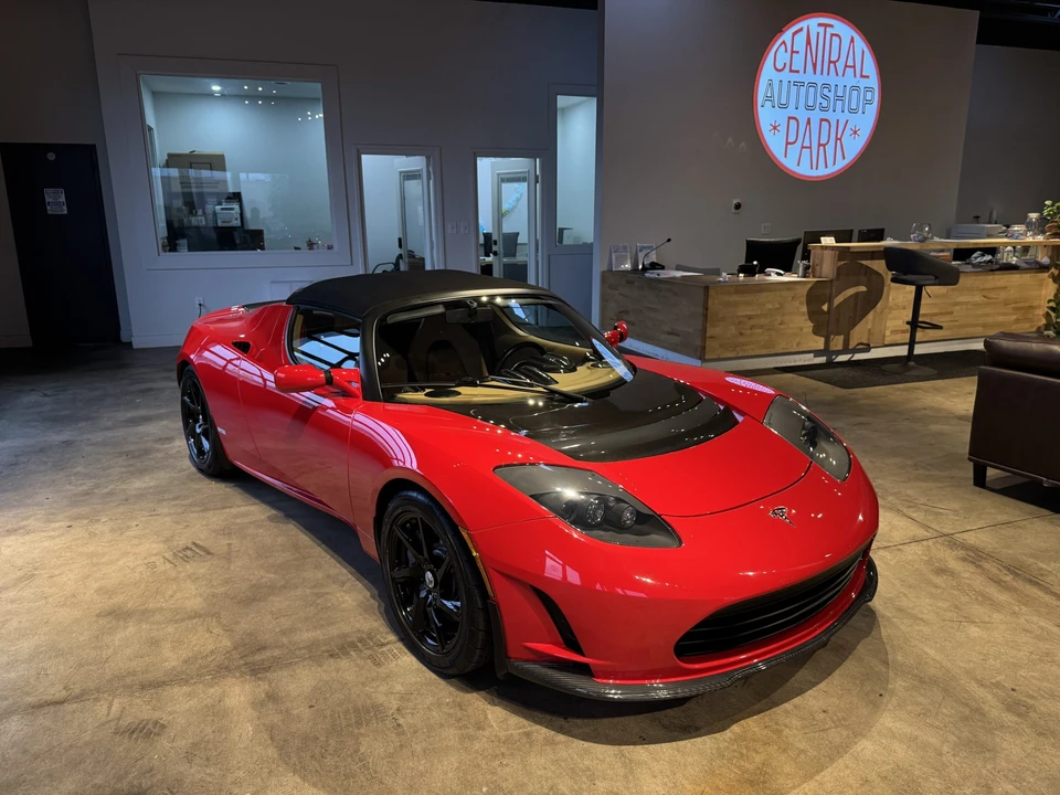 2011 Tesla Roadster - Image 13 of 31