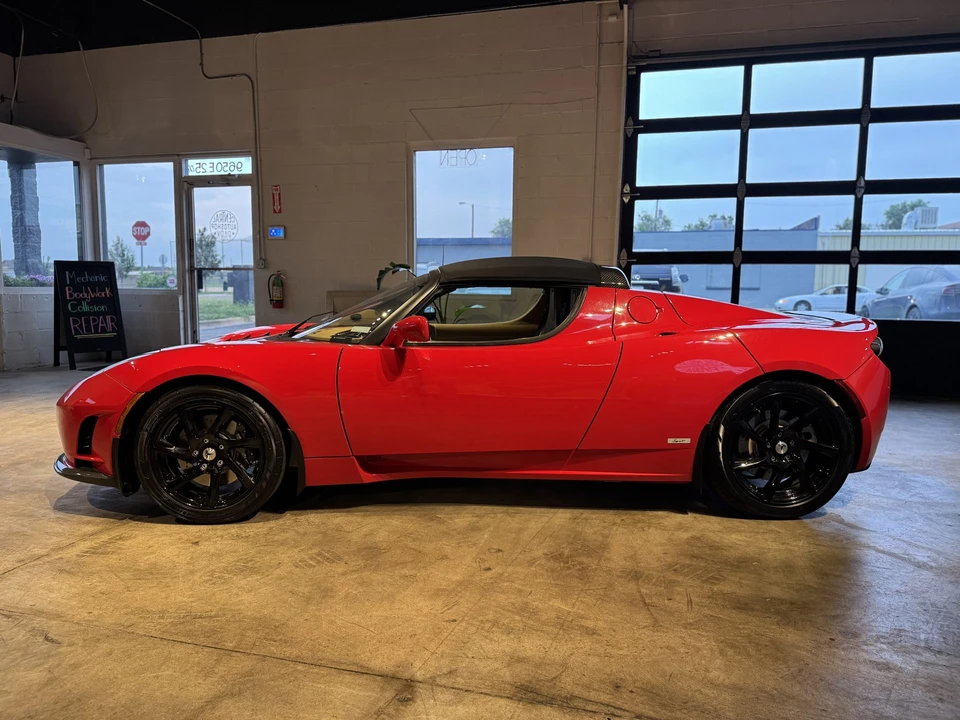 2011 Tesla Roadster - Image 8 of 31