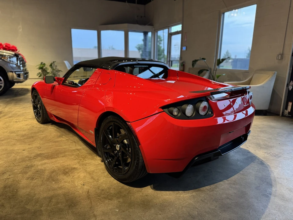 2011 Tesla Roadster - Image 9 of 31