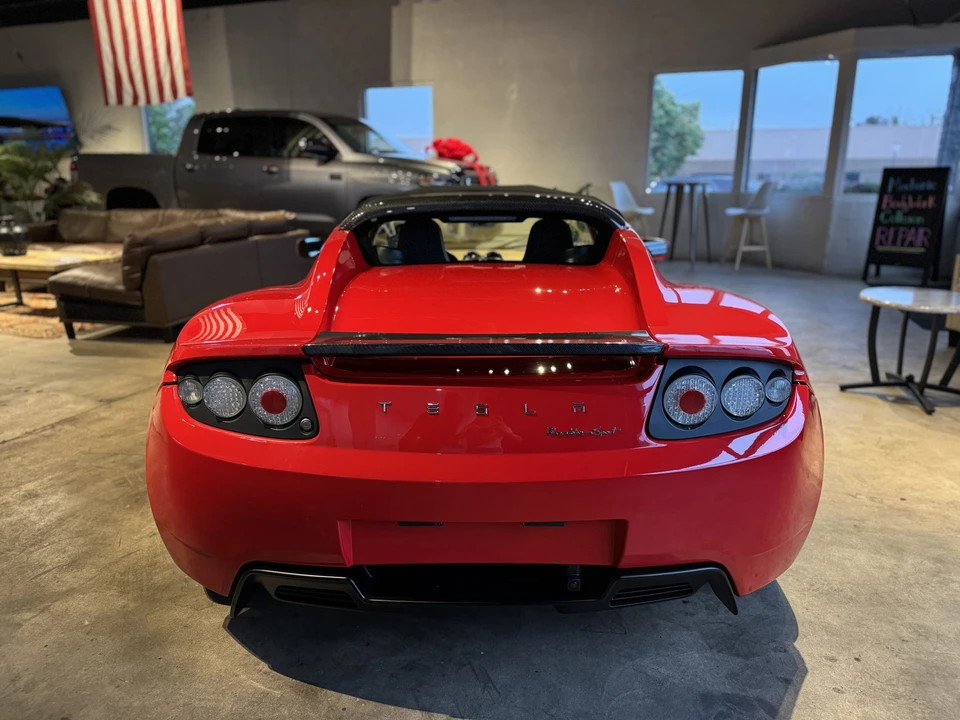 2011 Tesla Roadster - Image 10 of 31
