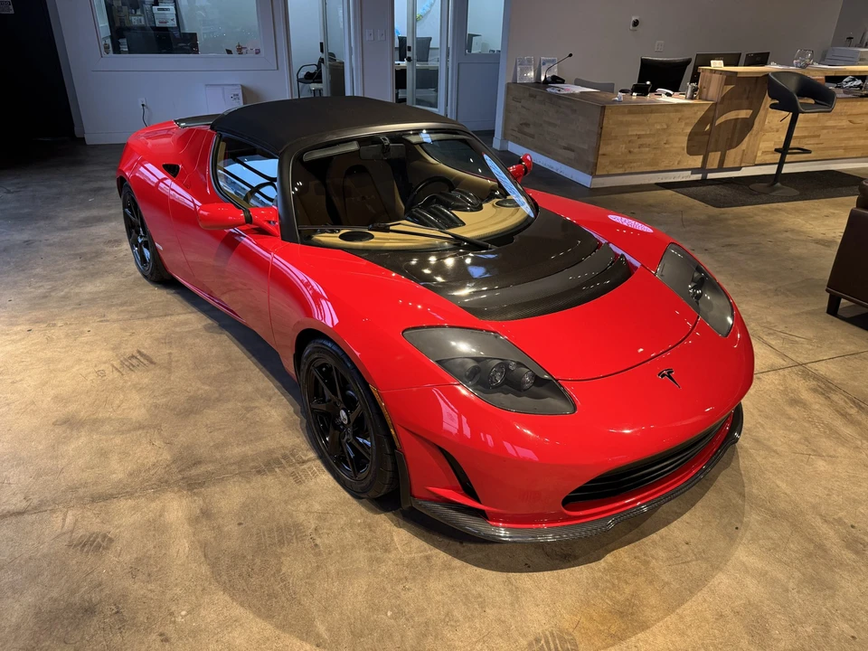2011 Tesla Roadster - Image 14 of 31