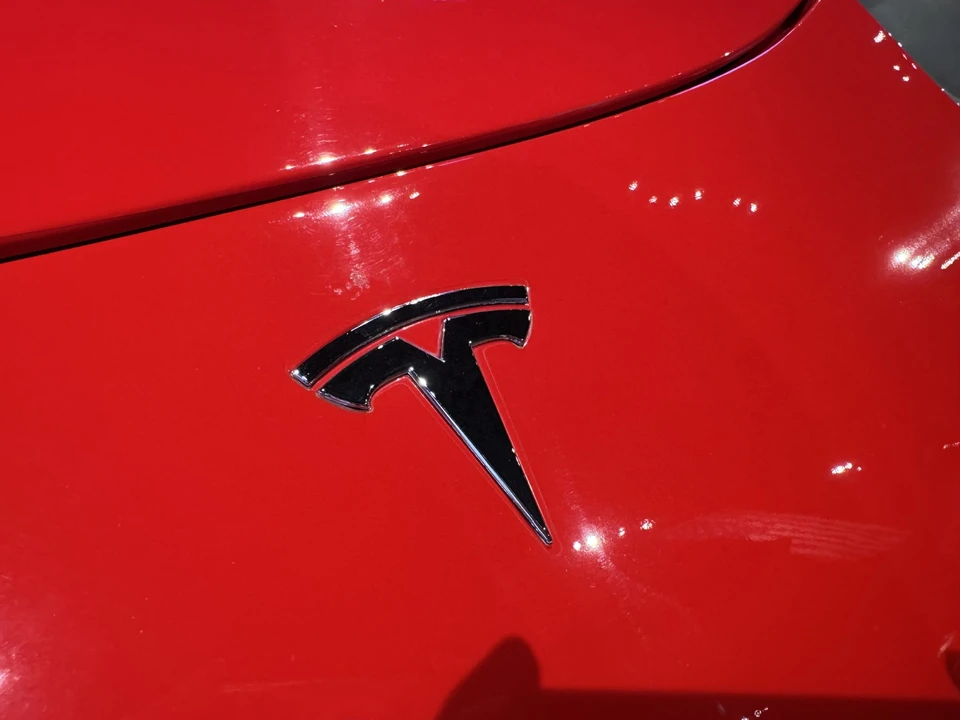 2011 Tesla Roadster - Image 30 of 31