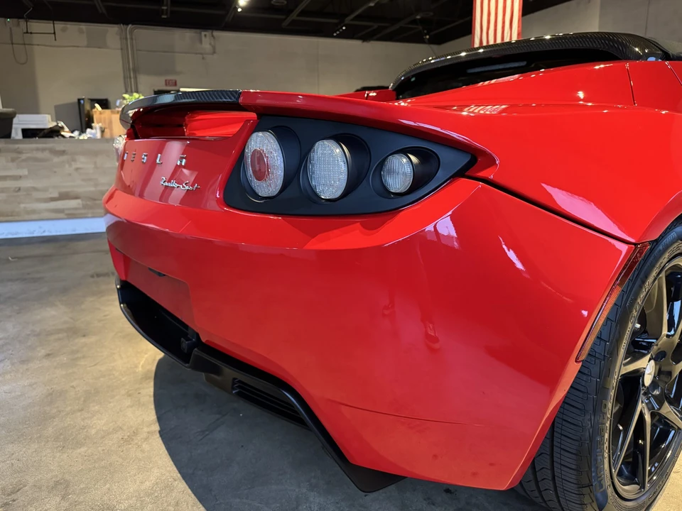 2011 Tesla Roadster - Image 26 of 31