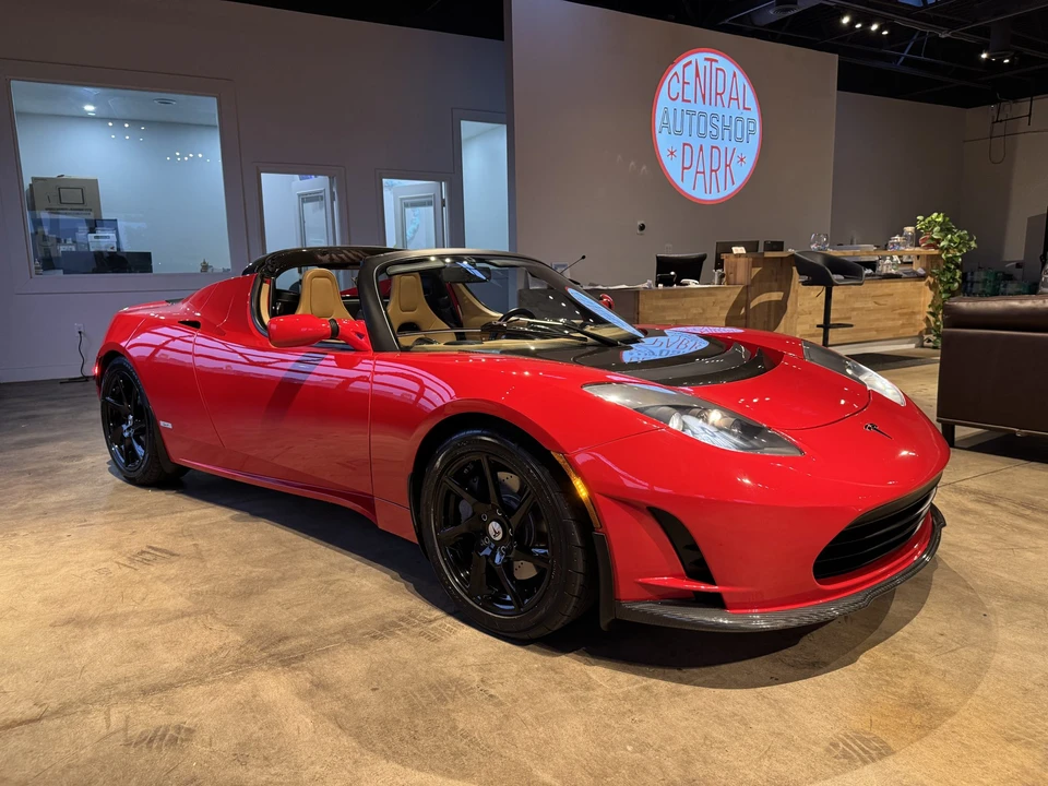 2011 Tesla Roadster - Image 4 of 31